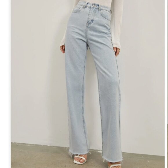 Commense Denim - 💕HOST PICK💕 Denim Straight Leg light wash Jeans